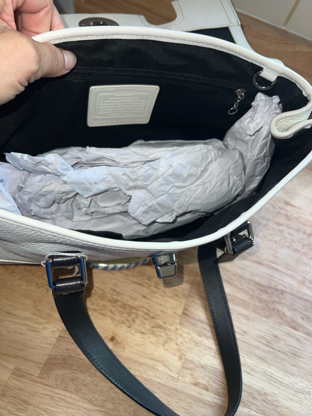 Coach White Pebbled Leather Shoulder Bag with Black Straps - Picture 6 of 10